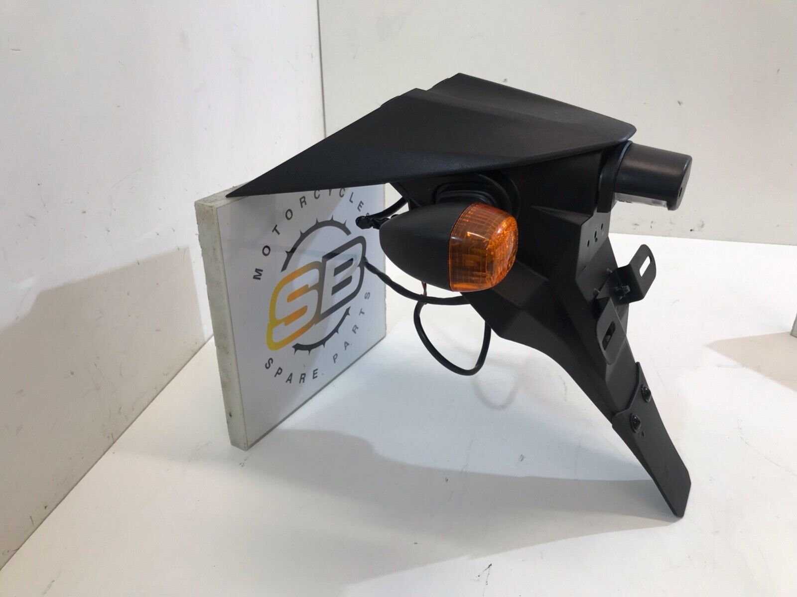 Kiwi Star Targa Magnetica Con Frecce Anticipo, 30x8 Cm, Per Auto E Superfici Metalliche, Riflettente E Resistente