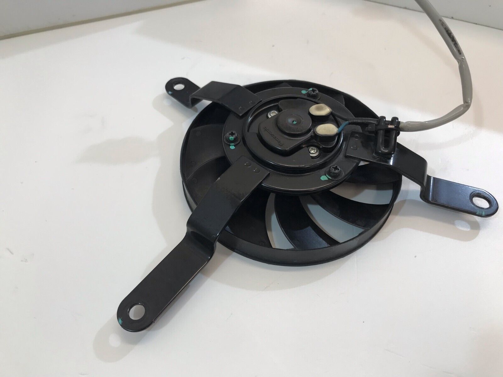 Ventola Radiatore VEMO V40-01-1029-1 Per OPEL Astra E Corsa - Compatibile OE