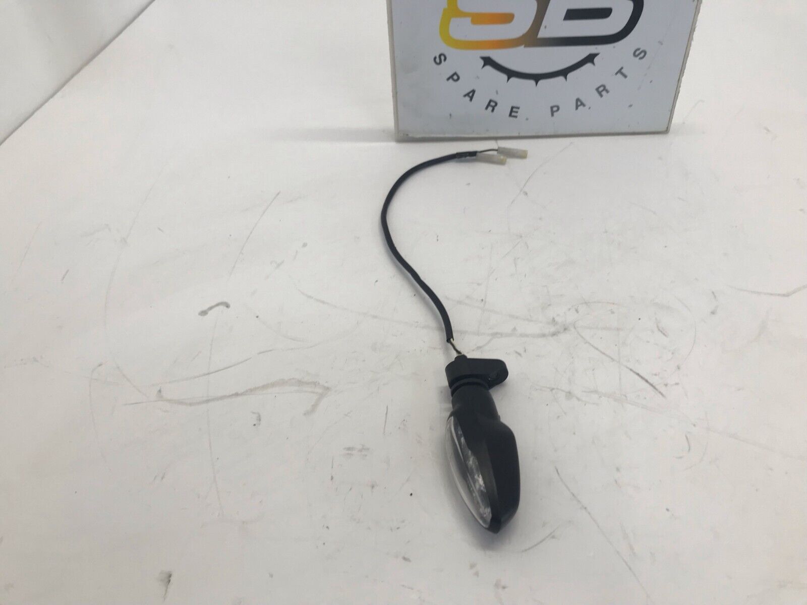 Coppia Frecce LED Omologate Per Moto – Compatibili Triumph Speed Triple 1050 ABS – Lente Bianca E Luce Arancio – 12V Universali